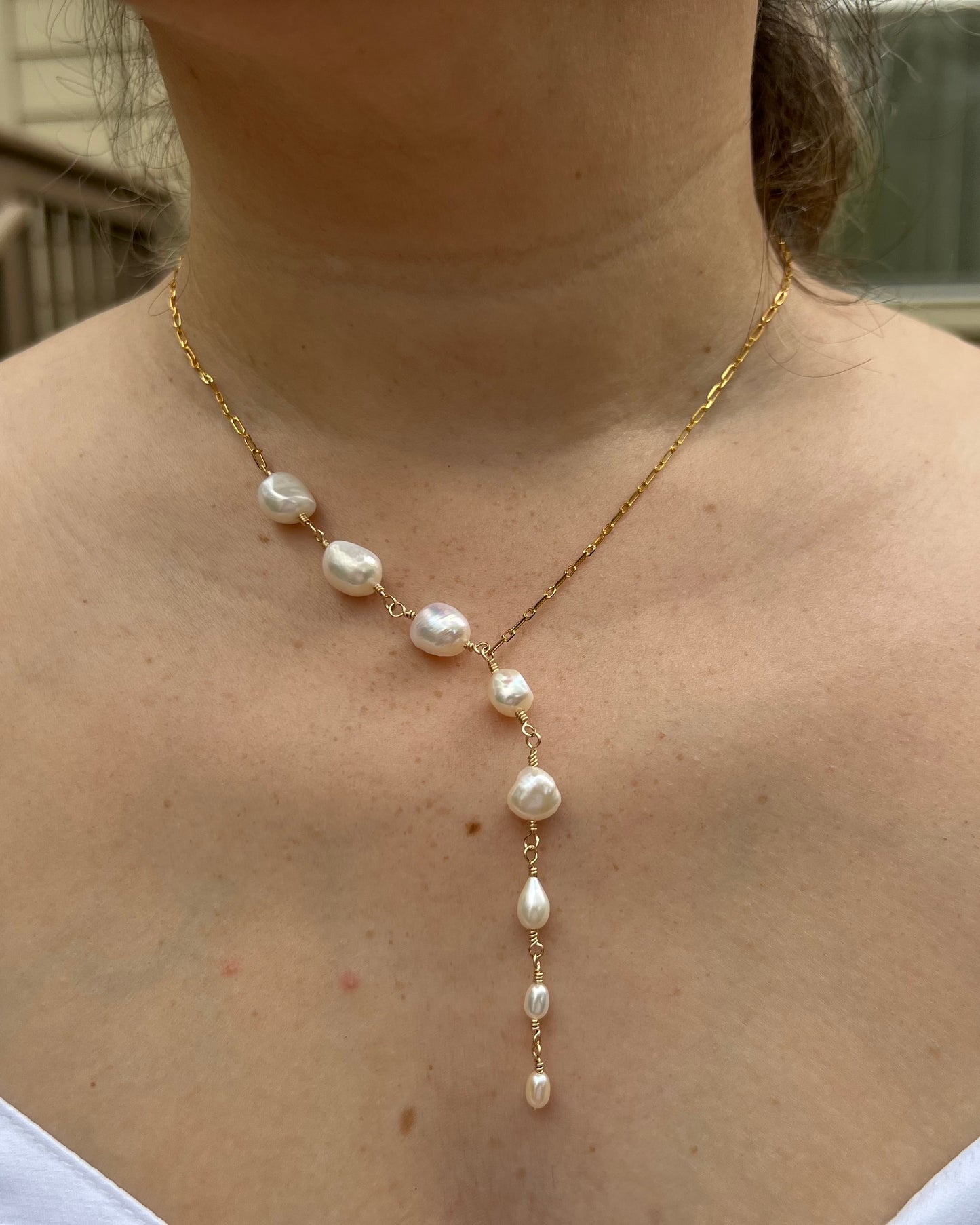 Pearly White Necklace