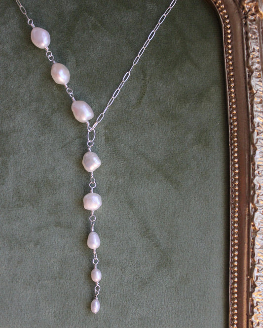 Pearly White Necklace